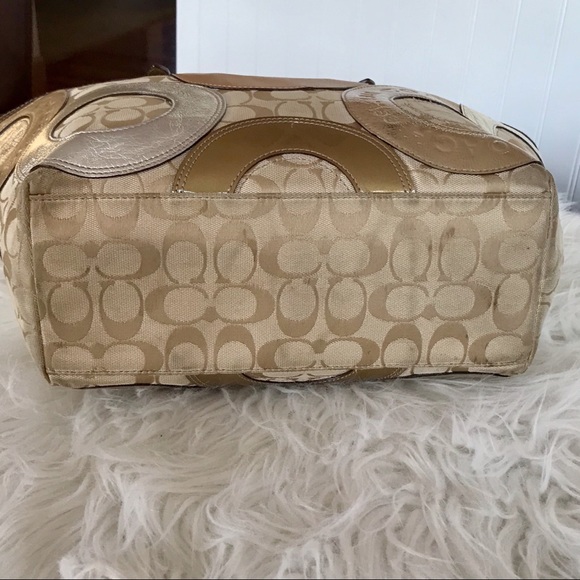 Coach Carly Signature Patchwork Tote. - Picture 7 of 16